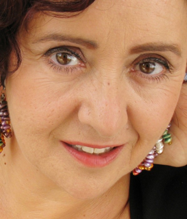 Teresa Urroz 